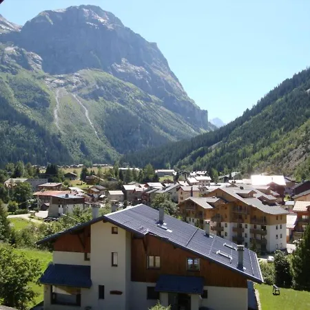 Avec Balcon Ensoleille, A 400m Des Commerces Et Telepherique A - Fr-1-464-69 *